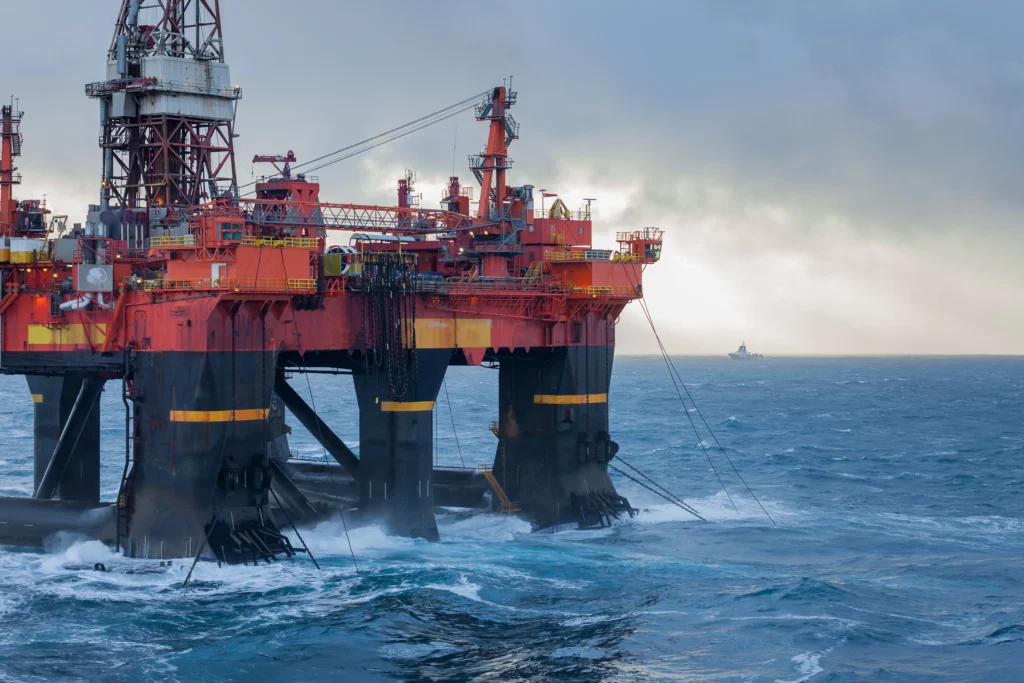 Plataforma de suministro de petróleo