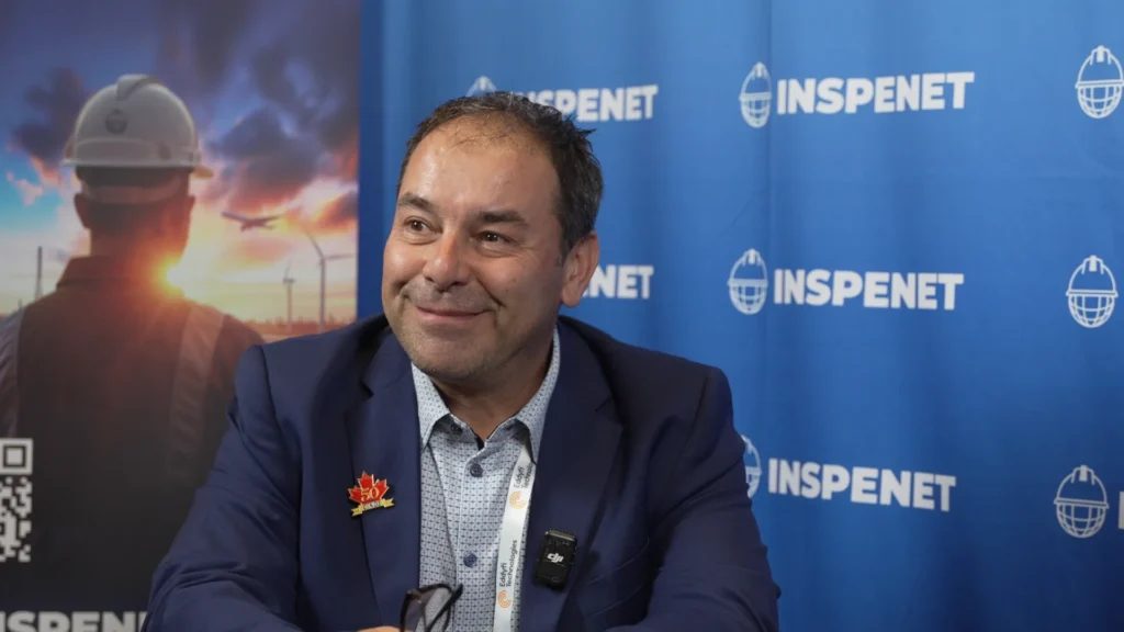 Ed Cabral durante una entrevista en el evento ASNT 2025 sobre el futuro del sector de ensayos no destructivos.