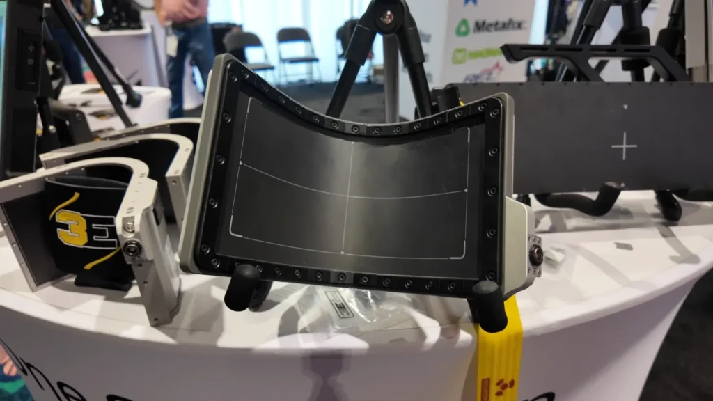 Panel digital flexible de 3E NDT para radiografía digital, exhibido durante la conferencia ASNT 2025, diseñado para adaptarse a superficies curvas y facilitar inspecciones radiográficas en campo.